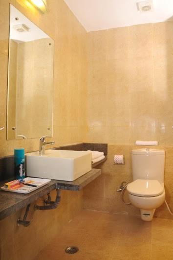 Hotel City Height - Delhi Ncr Id Not Accepted นิวเดลี ภายนอก รูปภาพ
